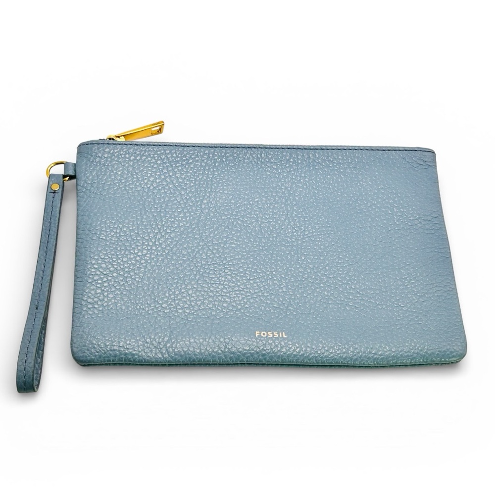 Fossil Sky Blue Pebble Leather Wristlet Clutch
Like New Never Used Small 9” x 6”